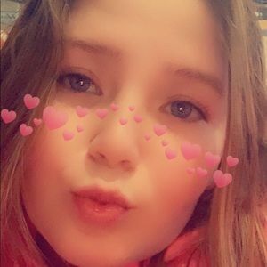 Meet your Posher, Caydence